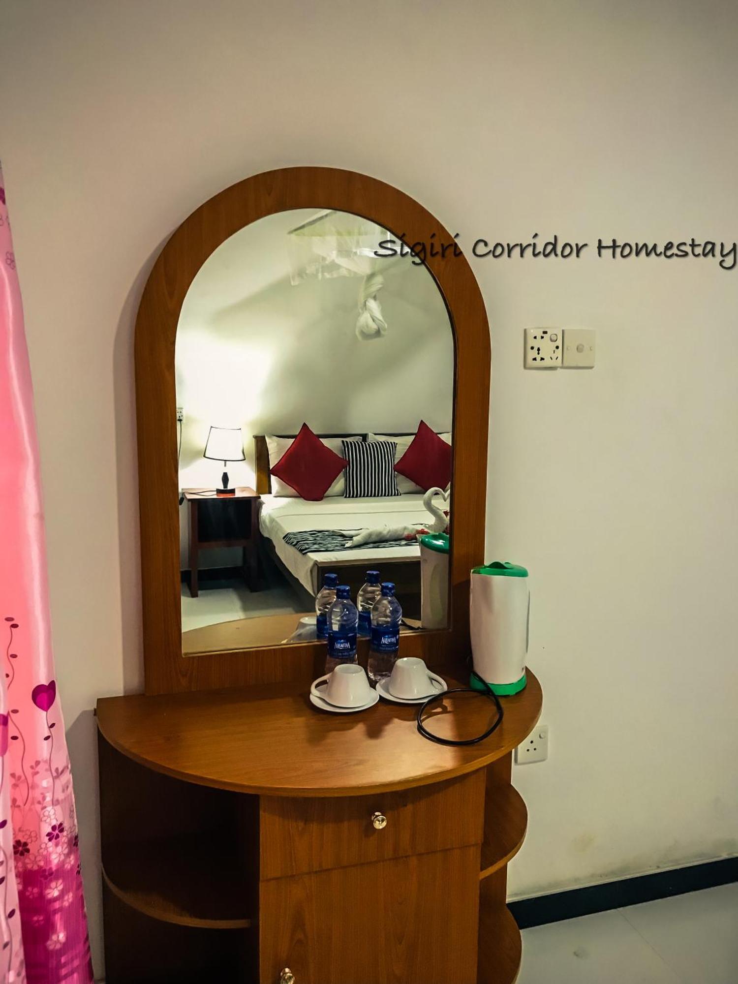 Sigiri Corridor Home Stay Σιγκιρίγια Δωμάτιο φωτογραφία